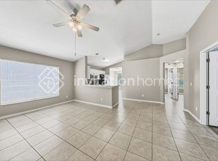 7462 Oxford Garden Cir, Apollo Beach, FL 33572