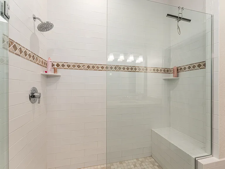 4958 NW 35th Lane Rd — Photo 3