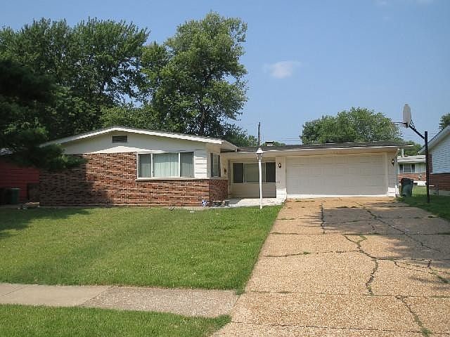 1st image of 1525 Gallant Fox Dr