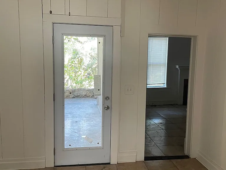 111 Covey Rd — Photo 4