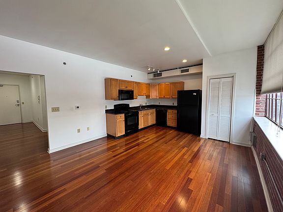 Living Area-Kitchen