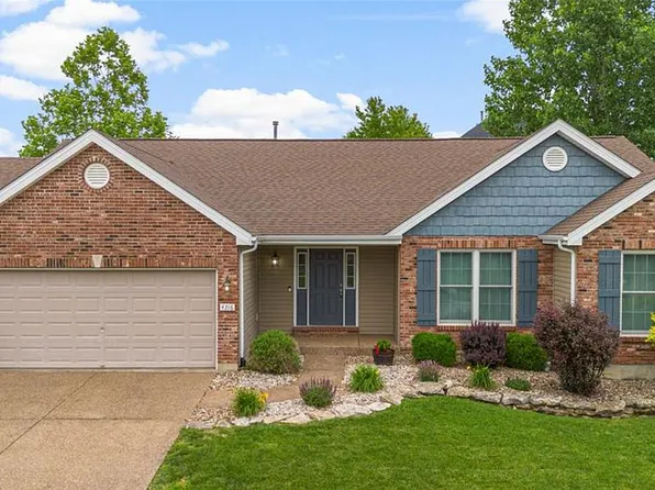 4216 Broken Rock Dr, Wentzville, MO 63385
