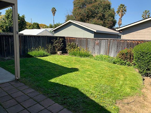 3rd image of 3211 Myles Ct