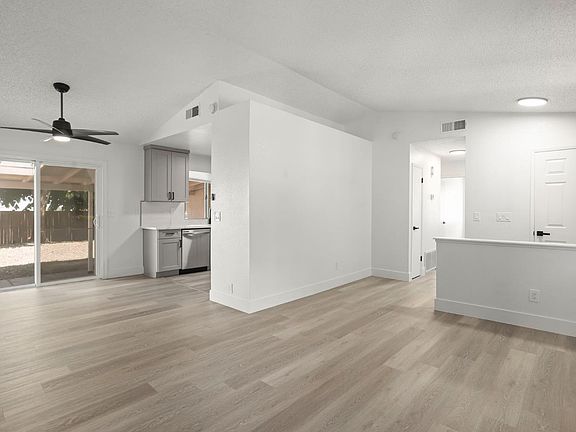 3rd image of 567 Shannon Drive