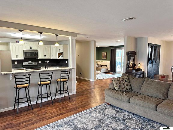 2nd image of 600 Russell St