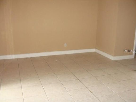 4th image of 6321 Newtown Cir APT B2
