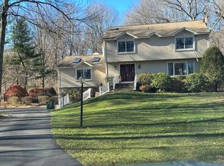 13 Carlson Ter, Fishkill, NY 12524