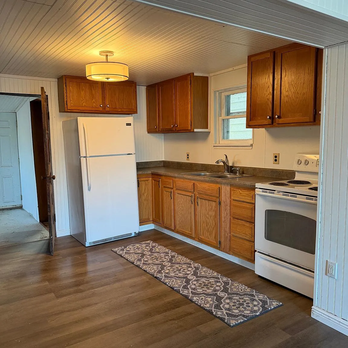 4 bed, 1431 sqft, $2,000 — Photo 1