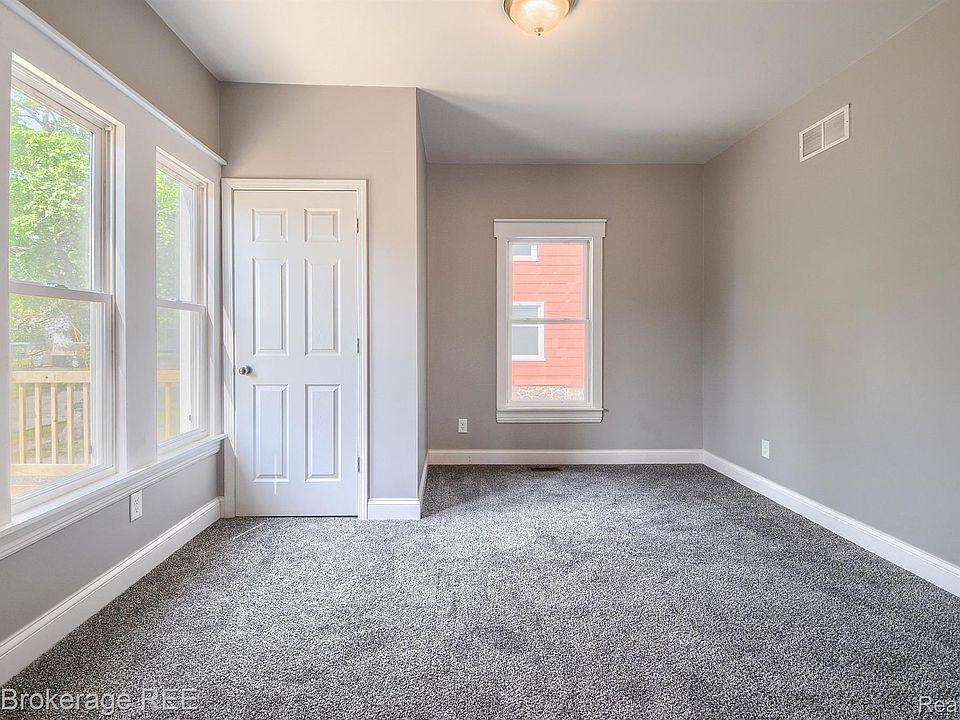 11 1st St, photo 14