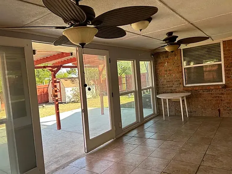 1112 Park Center Ct — Photo 15