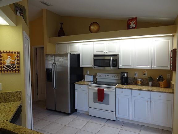 3rd image of 2504 SW 17th Pl