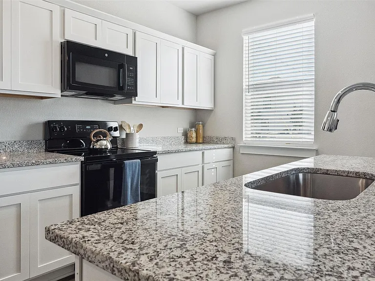 520-903B Powell Dr — Photo 19