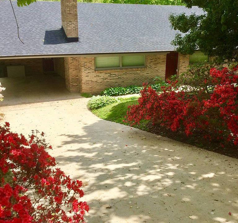 1st image of 301 Poplar Springs Dr