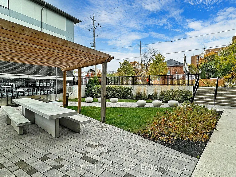 630 Rogers Rd #14 — Photo 31
