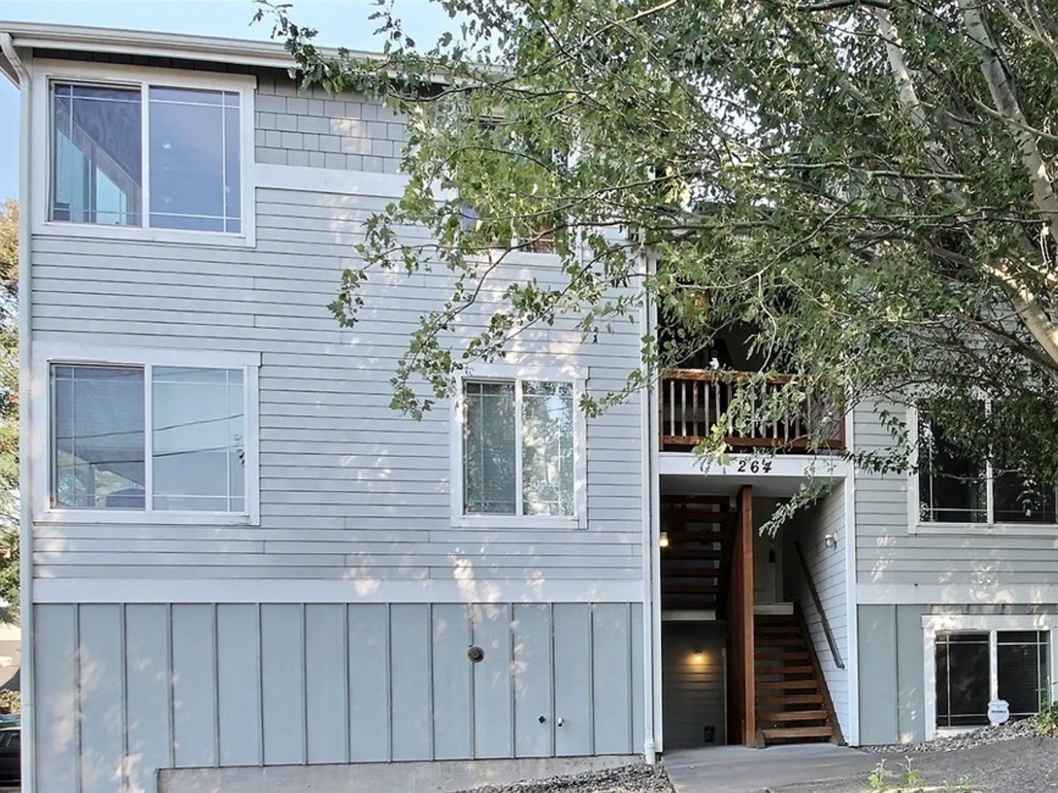 3 bed, 1200 sqft, $3,190 — Photo 3