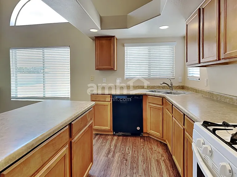 4817 W Pedro Ln — Photo 3
