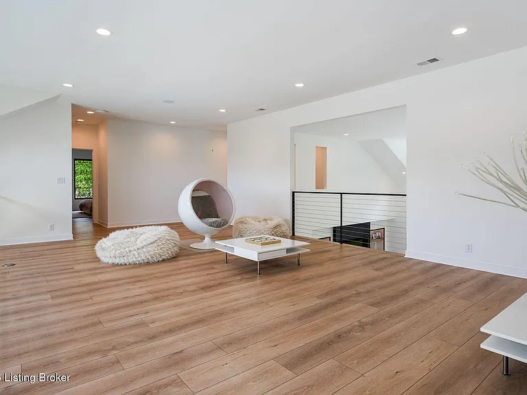 14201 Reserve Cv — Photo 44