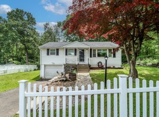 14 Maple Ridge Rd, Danbury, CT 06811