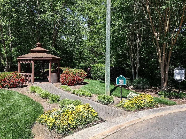 1212 Catawba Run — Photo 39