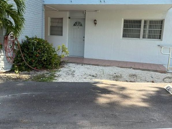 3725 NE 169th St APT B112