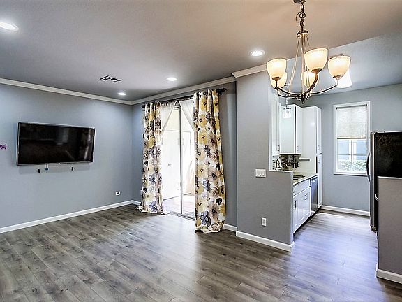 3rd image of 10921 Sabre Hill Dr Unit 369