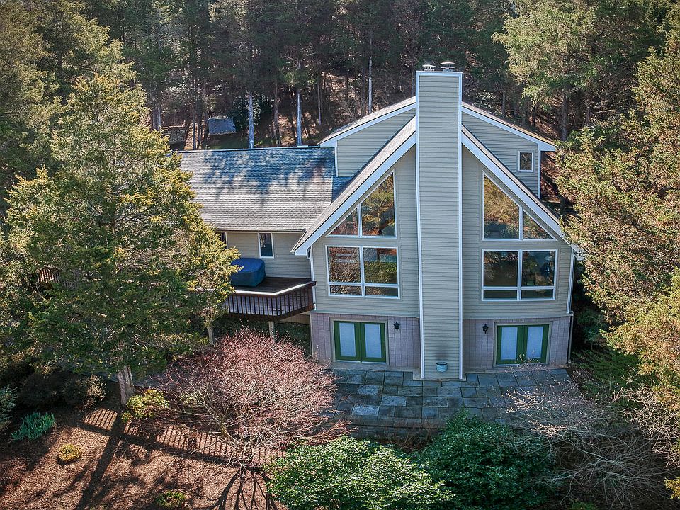 1st image of 25 Edgewood Dr