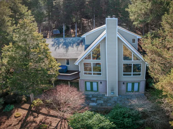 25 Edgewood Dr, Lexington, VA 24450