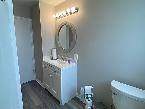 5th image of 2083 Ferndale Ave