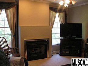 4th image of 906 Barrington Dr NE