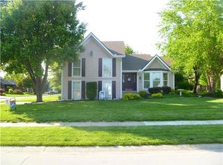 740 SW Raintree Dr, Lees Summit, MO 64082