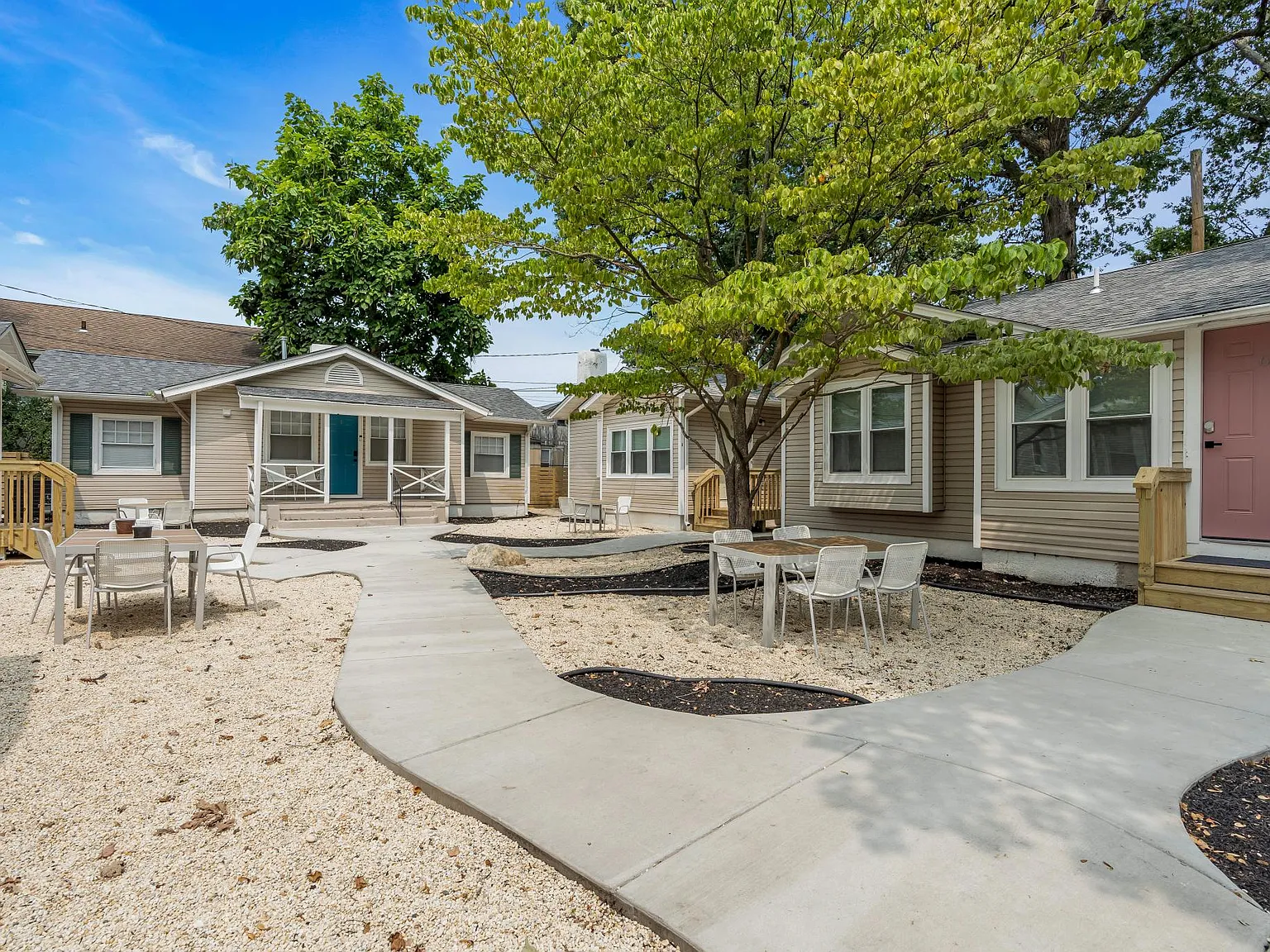 3 bed, 800 sqft, $2,600 — Photo 4