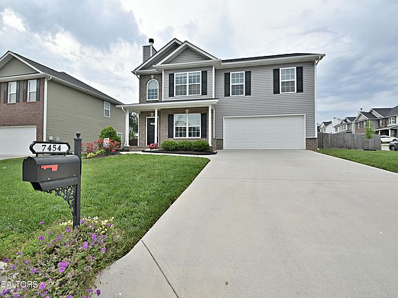 2nd image of 7454 Lucky Clover Ln