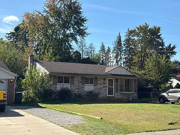 3rd image of 24965 Crisler St