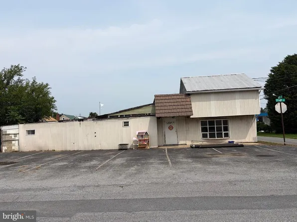 2 Stuart St, Mount Holly Springs, PA 17065