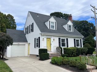 89 Preston Dr, Cranston, RI 02910
