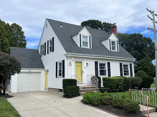 89 Preston Dr, Cranston, RI 02910