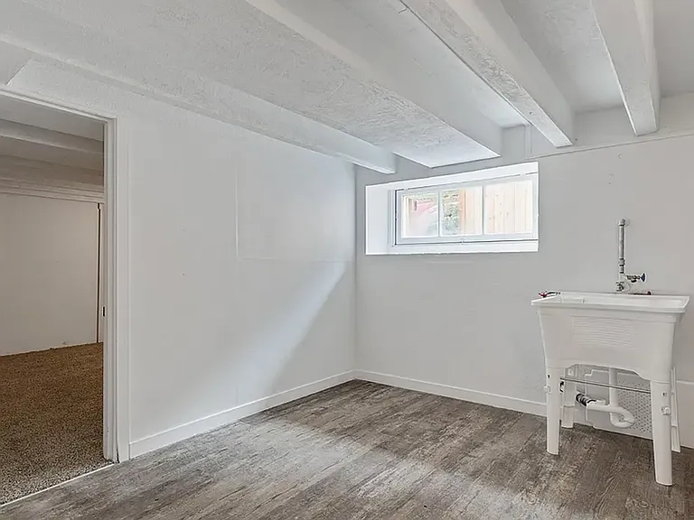 812 SW 11th St #3 — Photo 8