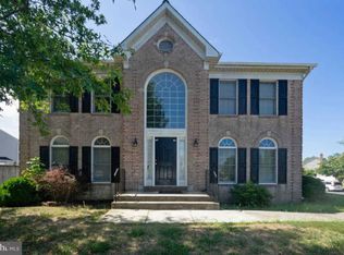 8100 Highland Meadows Dr, Clinton, MD 20735