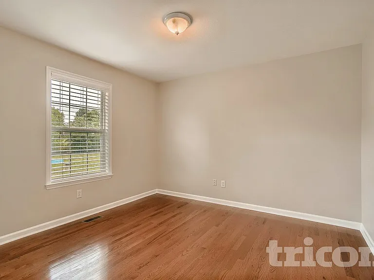 207 Towbridge Dr — Photo 8