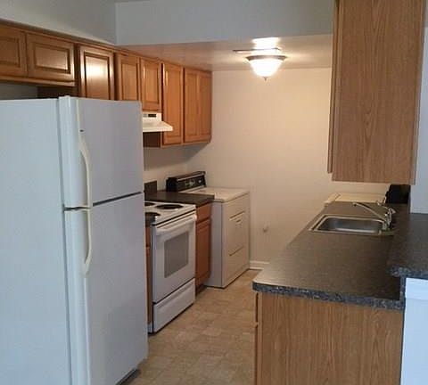 4th image of 1356 White Birch Ln