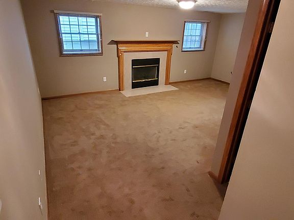 5th image of 353 Meadow Ash Dr