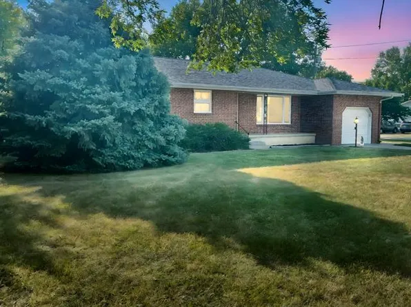 304 S Highland St, Assaria, KS 67416