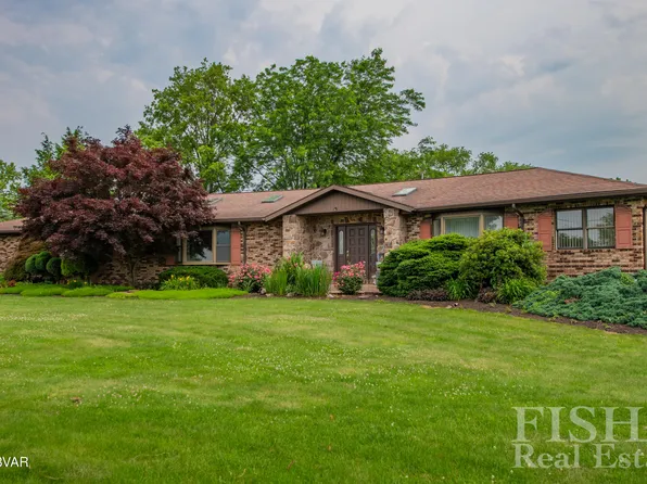 727 Ridge Rd, Mill Hall, PA 17751