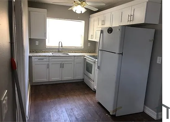 931 SW 80th Ave #A — Photo 2