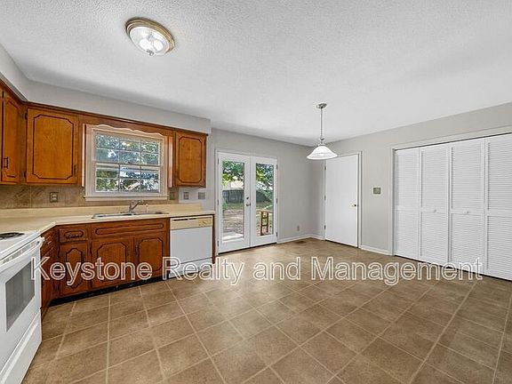 4th image of 3445 Arvin Dr