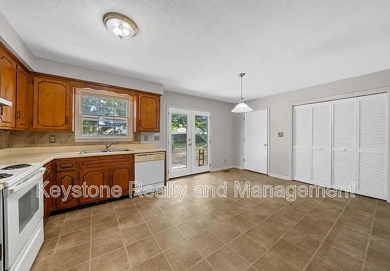 3445 Arvin Dr — Photo 4