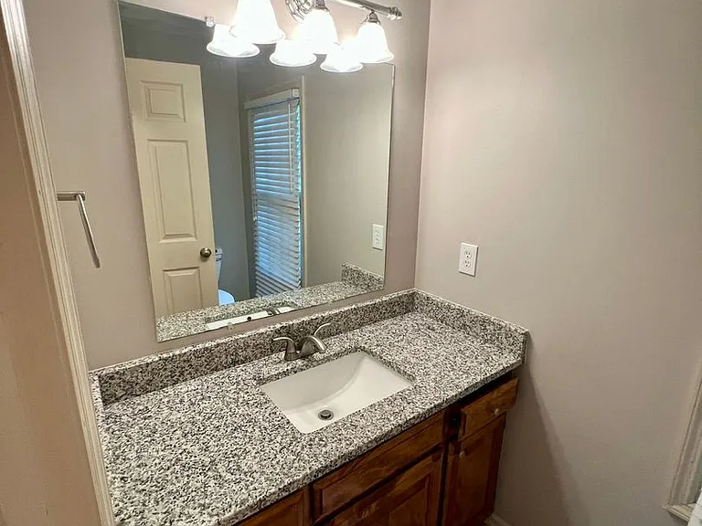 1302 Honeywood Pl — Photo 15