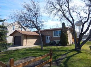 1106 Kelly Ave NE, Devils Lake, ND 58301