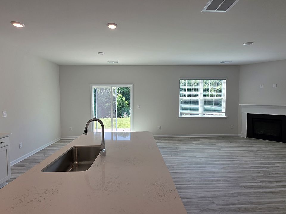 1st image of 1600 Secrest Commons Dr