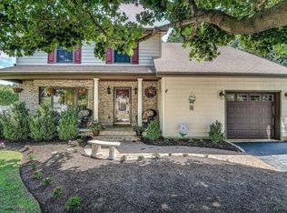 5 Columbia Dr, Tinton Falls, NJ 07724